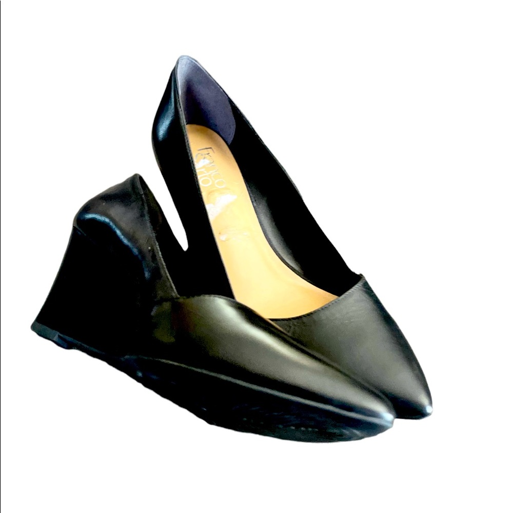 Black wedge